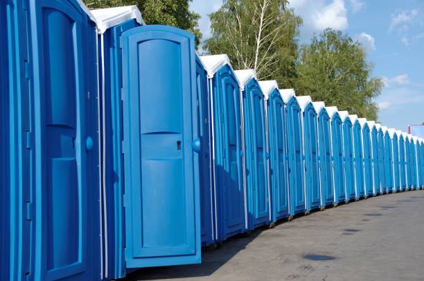 Best Porta potty delivery and setup  in Hubbard, OH